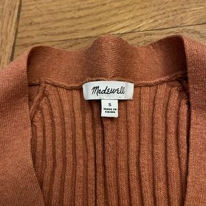 Madewell cropped button up sweater in burnt orange size small (NEW)
